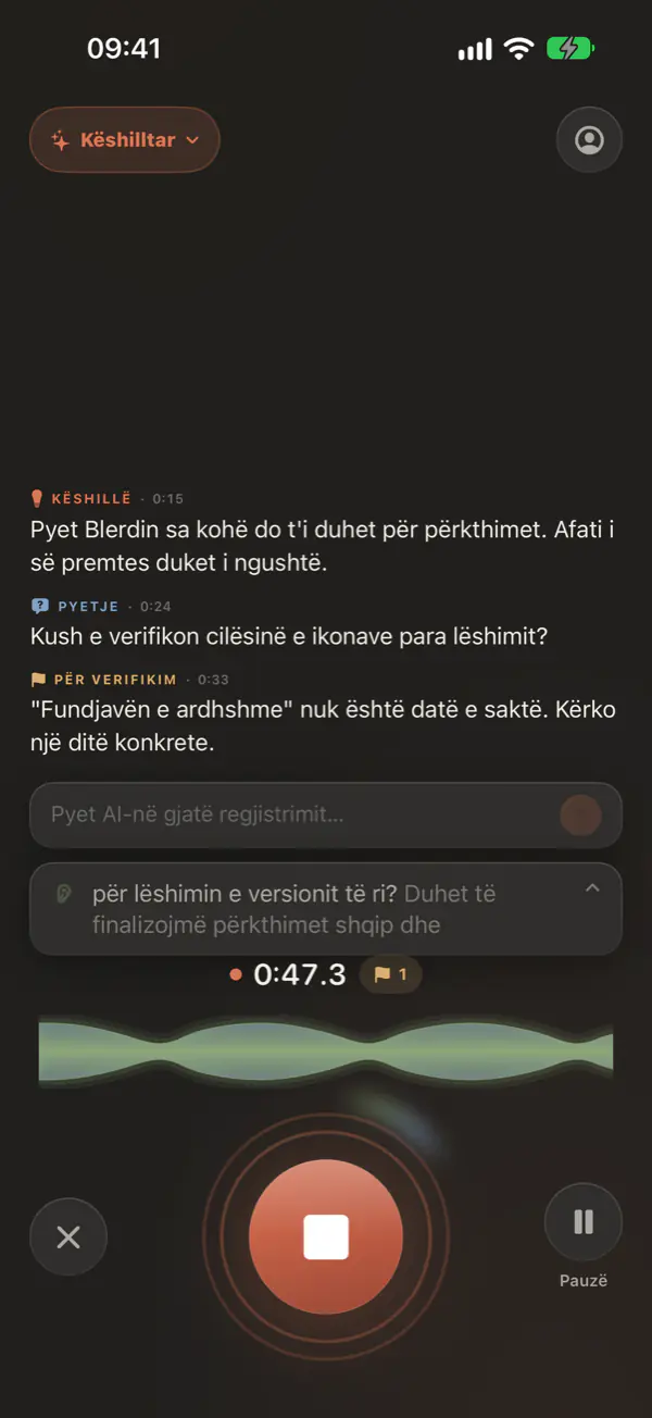 Asistenti AI live gjatë një mbledhjeje, me këshilla dhe pyetje